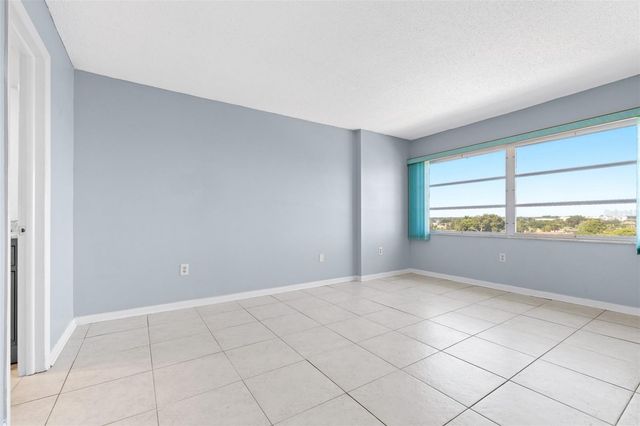 8950 PARK BOULEVARD 609, Seminole, FL 33777