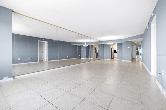 8950 PARK BOULEVARD 609, Seminole, FL 33777