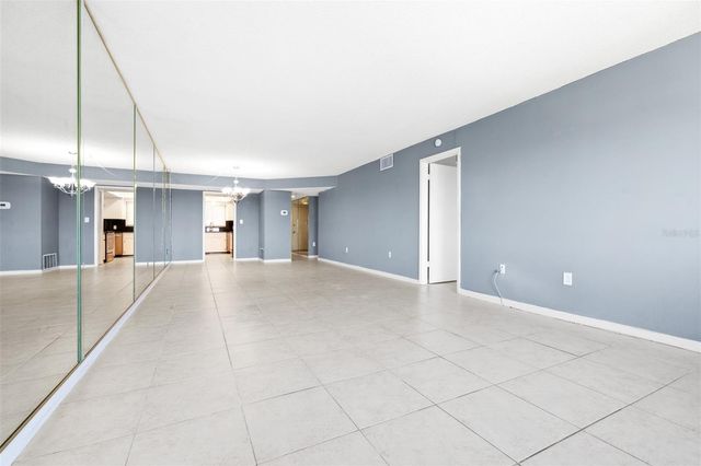 8950 PARK BOULEVARD 609, Seminole, FL 33777