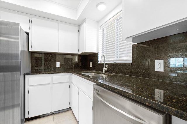 8950 PARK BOULEVARD 609, Seminole, FL 33777