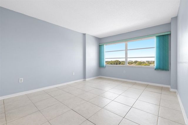 8950 PARK BOULEVARD 609, Seminole, FL 33777