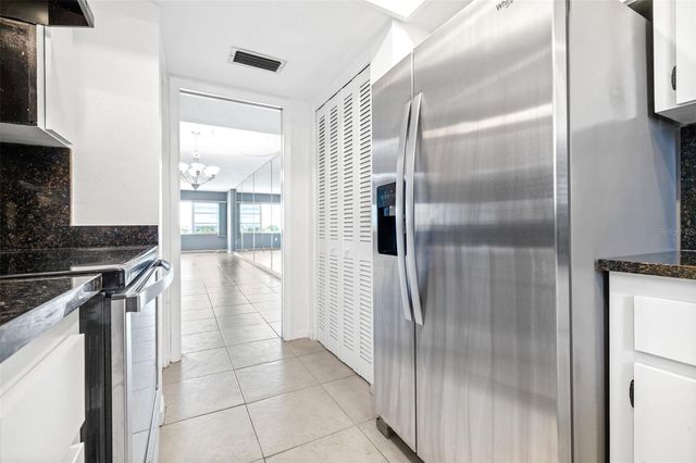 8950 PARK BOULEVARD 609, Seminole, FL 33777