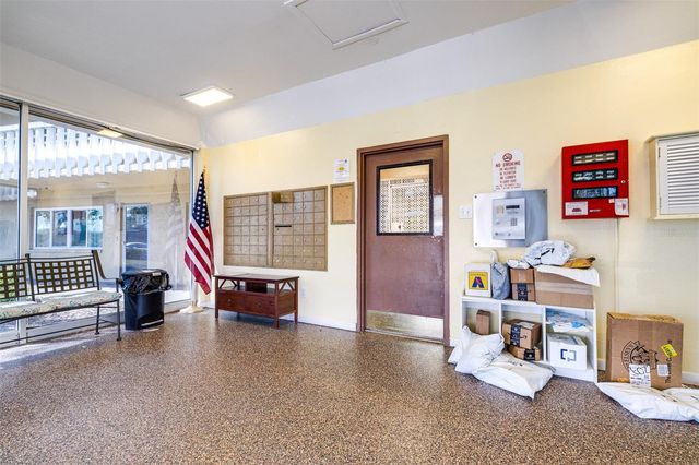 8950 PARK BOULEVARD 609, Seminole, FL 33777