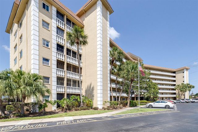 8950 PARK BOULEVARD 609, Seminole, FL 33777