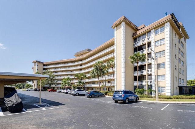 8950 PARK BOULEVARD 609, Seminole, FL 33777
