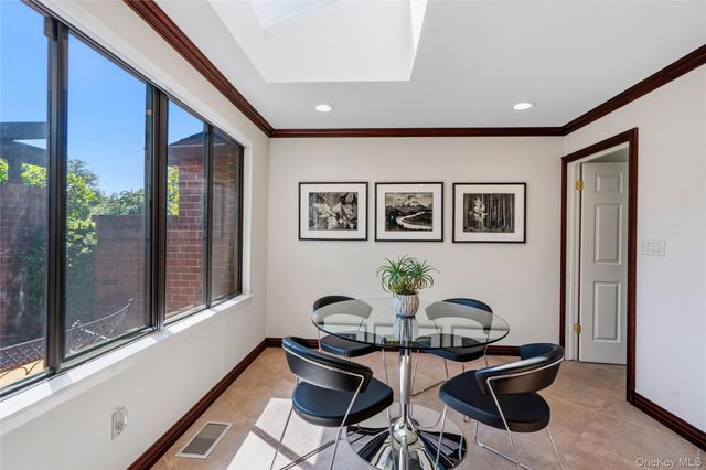 265 Sparrow Drive 265, Manhasset, NY 11030