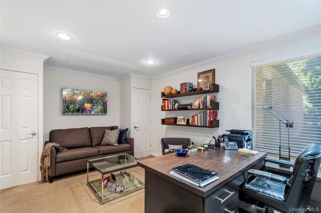 265 Sparrow Drive 265, Manhasset, NY 11030