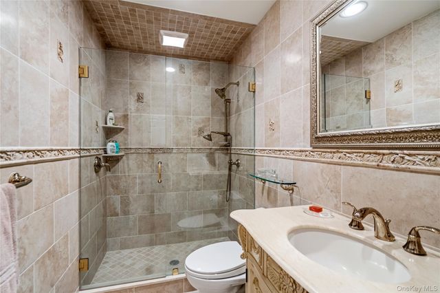 265 Sparrow Drive 265, Manhasset, NY 11030