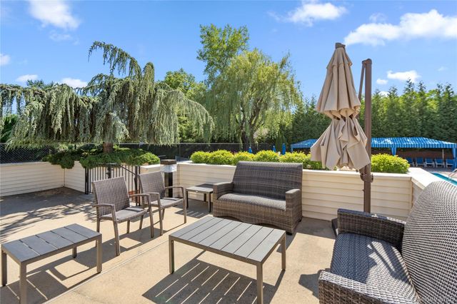 265 Sparrow Drive 265, Manhasset, NY 11030