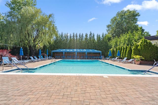 265 Sparrow Drive 265, Manhasset, NY 11030