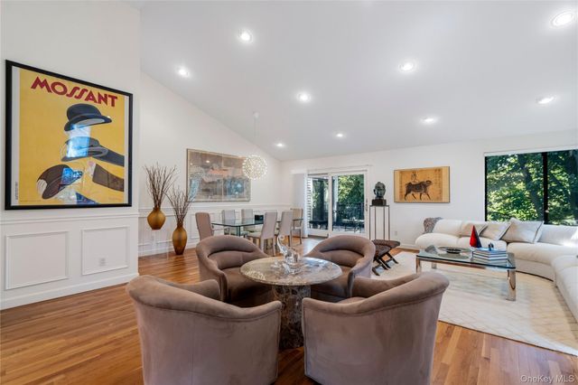 265 Sparrow Drive 265, Manhasset, NY 11030