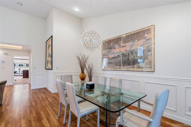 265 Sparrow Drive 265, Manhasset, NY 11030