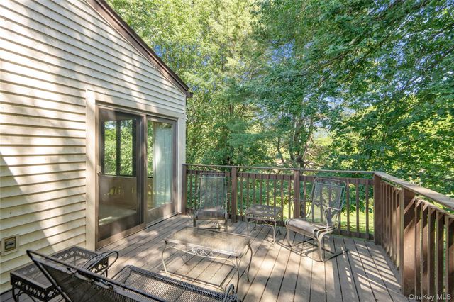 265 Sparrow Drive 265, Manhasset, NY 11030