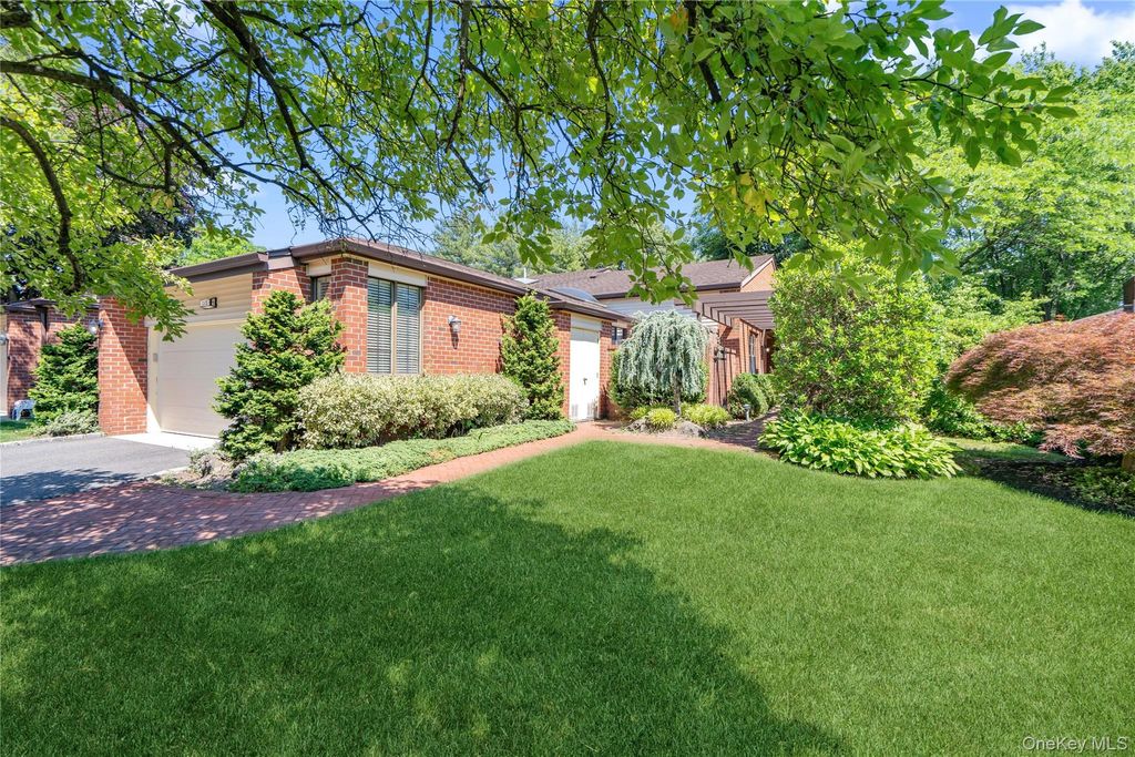 265 Sparrow Drive 265, Manhasset, NY 11030