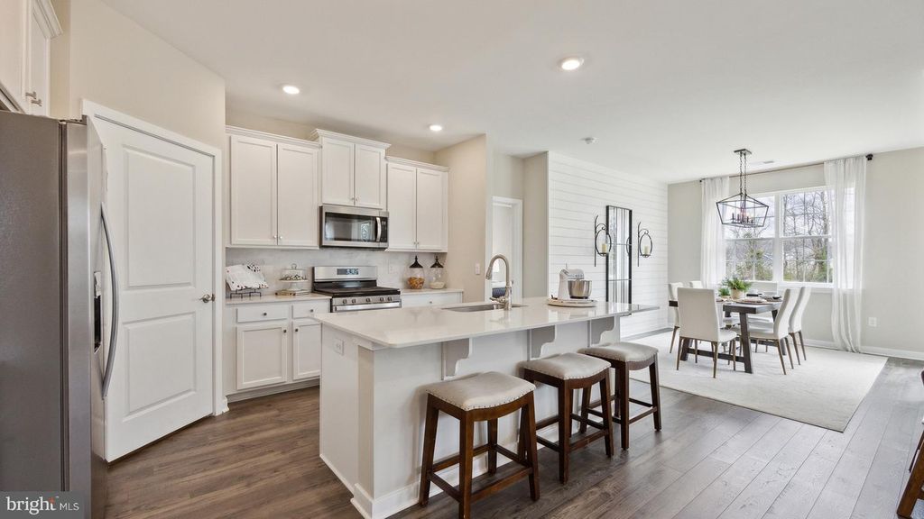 257 HUNTINGTON DR, Egg Harbor Township, NJ 08234