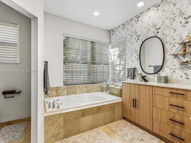 3960 194th Trl, Sunny Isles Beach, FL 33160