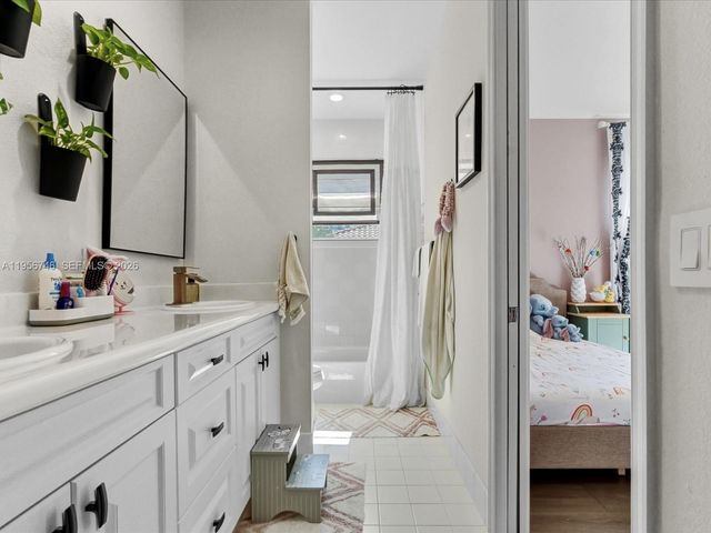 3960 194th Trl, Sunny Isles Beach, FL 33160