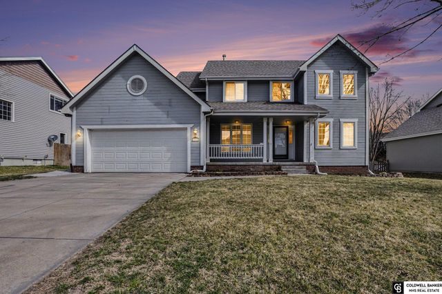 1914 Franklin Drive, Papillion, NE 68133