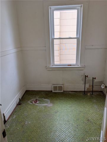 98 East End Avenue, Buffalo, NY 14225