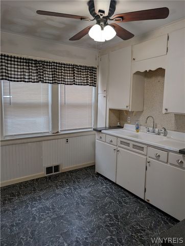 98 East End Avenue, Buffalo, NY 14225