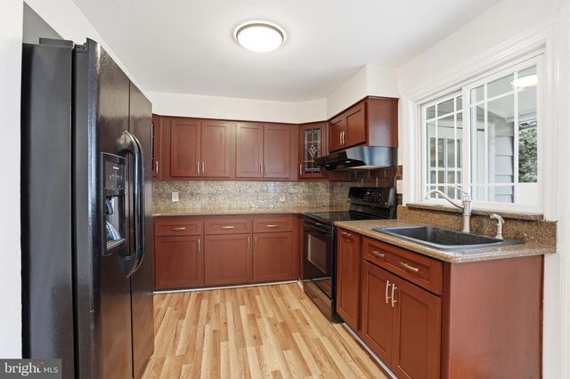 112 N WHITEHALL RD, Norristown, PA 19403