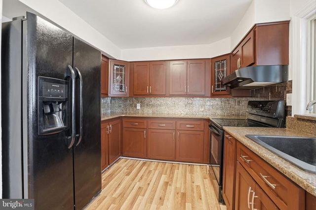 112 N WHITEHALL RD, Norristown, PA 19403