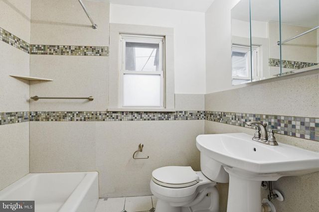 112 N WHITEHALL RD, Norristown, PA 19403