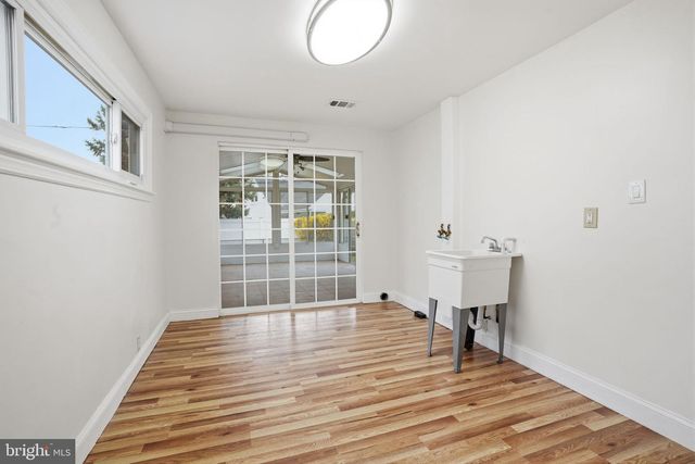 112 N WHITEHALL RD, Norristown, PA 19403