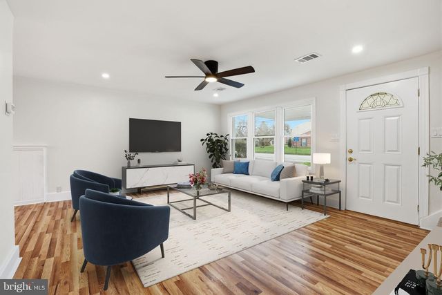 112 N WHITEHALL RD, Norristown, PA 19403