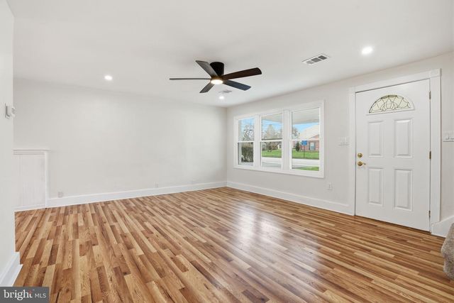 112 N WHITEHALL RD, Norristown, PA 19403