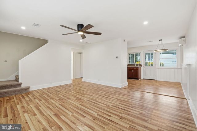 112 N WHITEHALL RD, Norristown, PA 19403