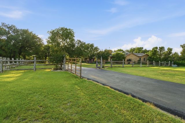 1167 Meadow Hill Road, Fort Worth, TX 76108