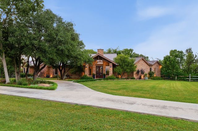 1167 Meadow Hill Road, Fort Worth, TX 76108