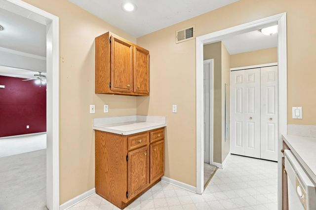 5141 Buckingham Place Drive, Troy, MI 48098