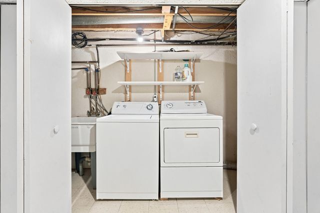 5141 Buckingham Place Drive, Troy, MI 48098