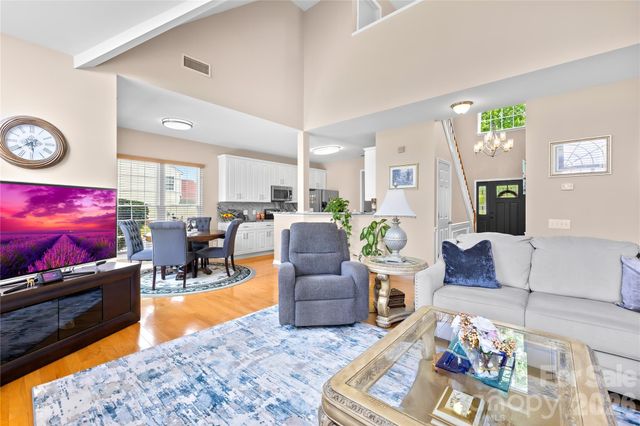 8719 Fieldcroft Drive, Charlotte, NC 28277