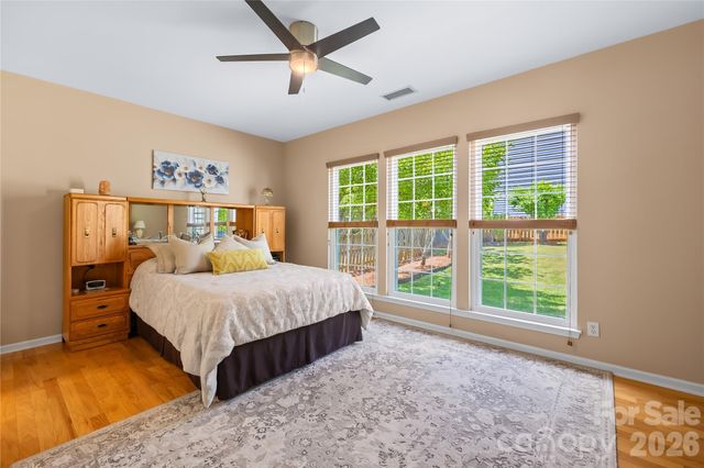 8719 Fieldcroft Drive, Charlotte, NC 28277