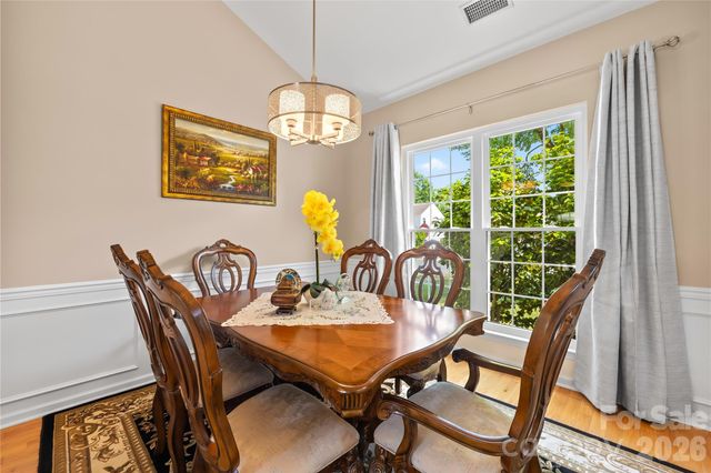 8719 Fieldcroft Drive, Charlotte, NC 28277