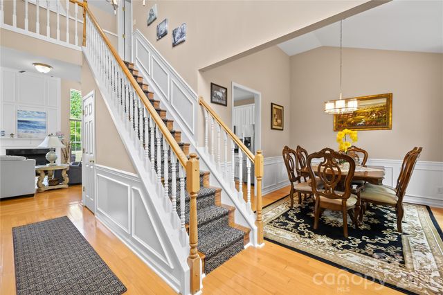 8719 Fieldcroft Drive, Charlotte, NC 28277
