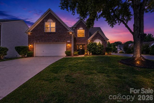 8719 Fieldcroft Drive, Charlotte, NC 28277