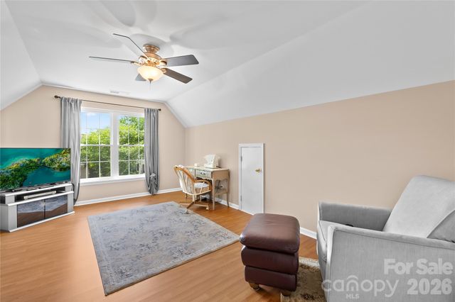 8719 Fieldcroft Drive, Charlotte, NC 28277
