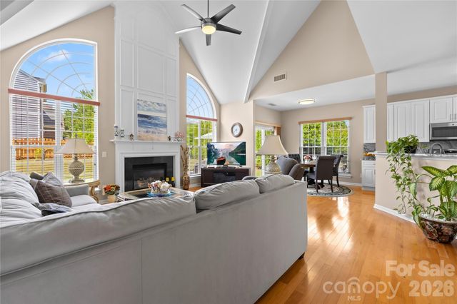 8719 Fieldcroft Drive, Charlotte, NC 28277