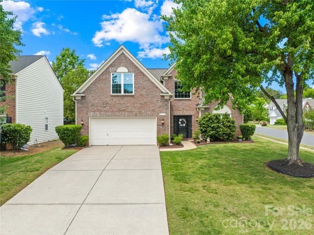 8719 Fieldcroft Drive, Charlotte, NC 28277