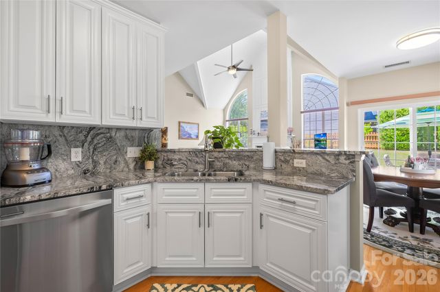 8719 Fieldcroft Drive, Charlotte, NC 28277