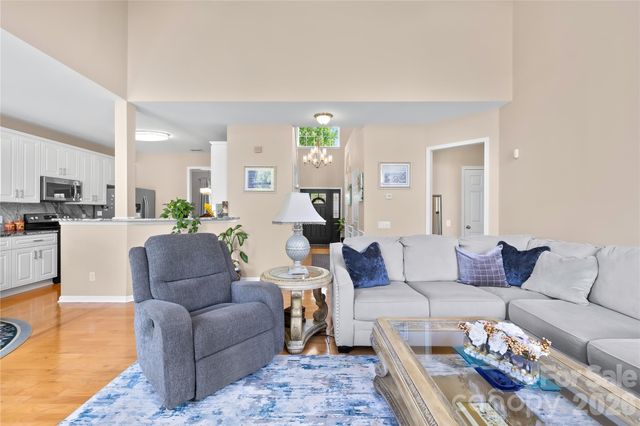 8719 Fieldcroft Drive, Charlotte, NC 28277