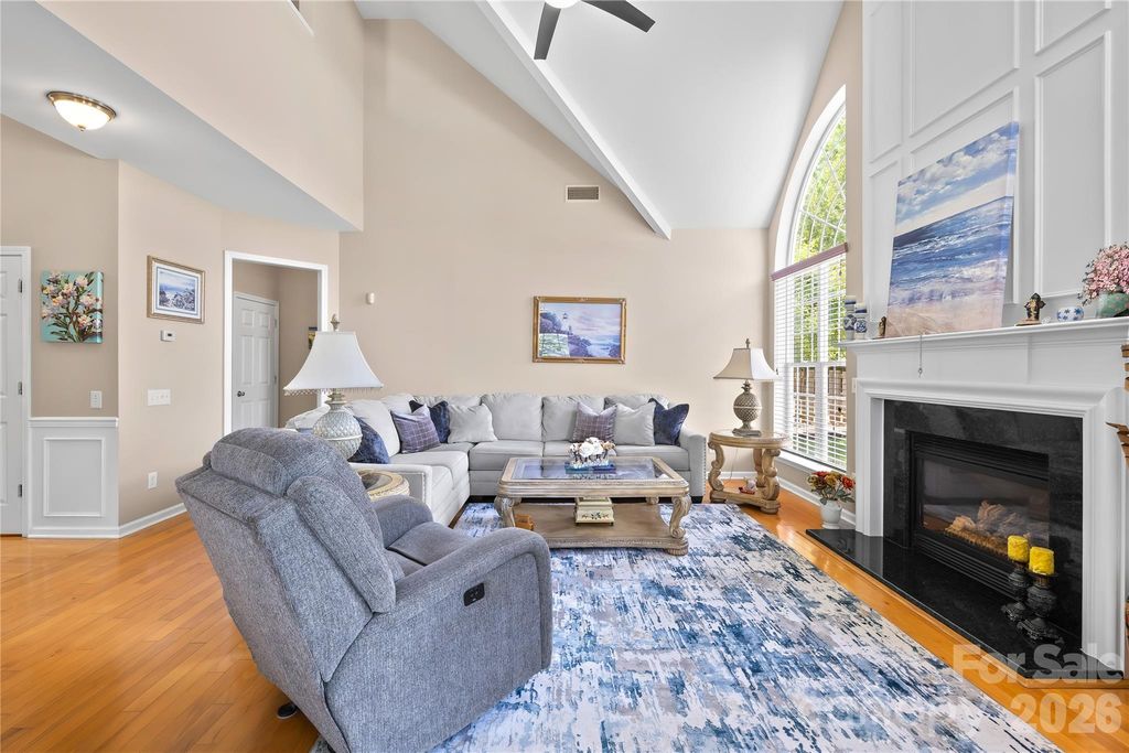 8719 Fieldcroft Drive, Charlotte, NC 28277