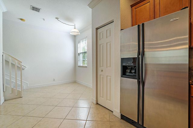 241 E THATCH PALM Circle E, Jupiter, FL 33458