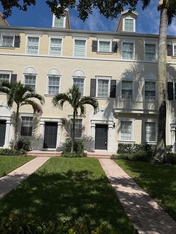 241 E THATCH PALM Circle E, Jupiter, FL 33458