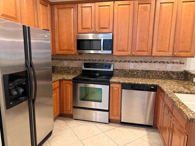 241 E THATCH PALM Circle E, Jupiter, FL 33458
