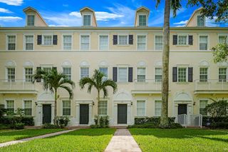 241 E THATCH PALM Circle E, Jupiter, FL 33458